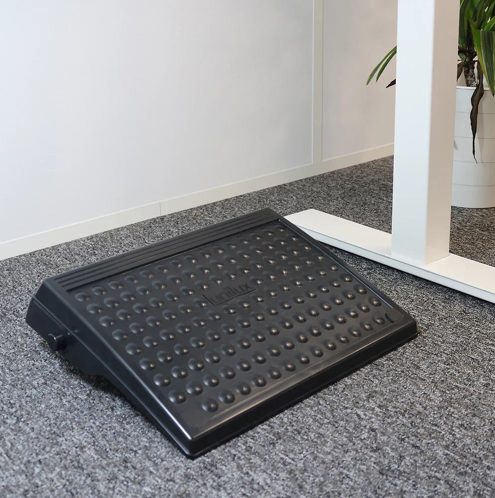 Unilux ORIGIN Fußstütze schwarz, Massageoberfläche, Höhe und Neigung einstellbar, zu 83% aus recyceltem Material