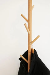 Unilux MIKADO Garderobenständer buche, platzsparende Echtholz-Garderobe mit 8 Kleiderhaken, Montage ohne Werkzeug, 177 cm hoch