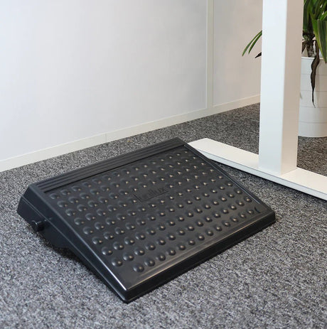 Unilux ORIGIN Fußstütze schwarz, Massageoberfläche, Höhe und Neigung einstellbar, zu 83% aus recyceltem Material